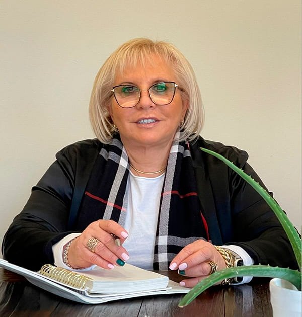 Regina Weig — Medium & Parapsychologist